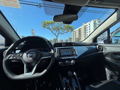 Used 2025 Nissan Versa SV FWD image 33