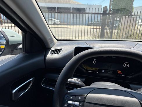 Used 2025 Kia K4 FWD image 35