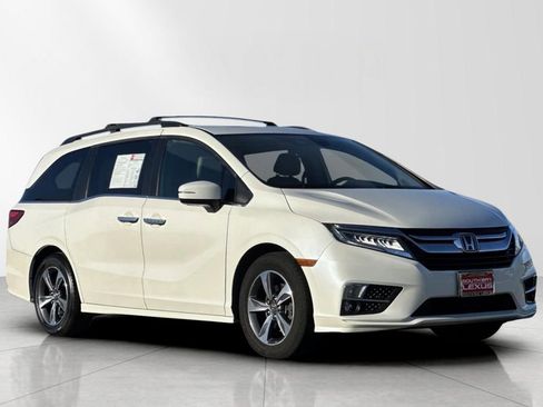 Used 2018 Honda Odyssey Touring image 8