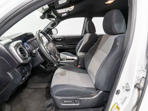 Used 2023 Toyota Tacoma TRD Sport image 16