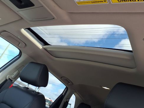 Used 2025 Honda CR-V EX-L image 5