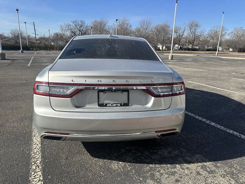 Used 2018 Lincoln Continental Premiere image 9