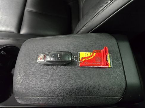 Used 2021 Porsche Macan S image 33