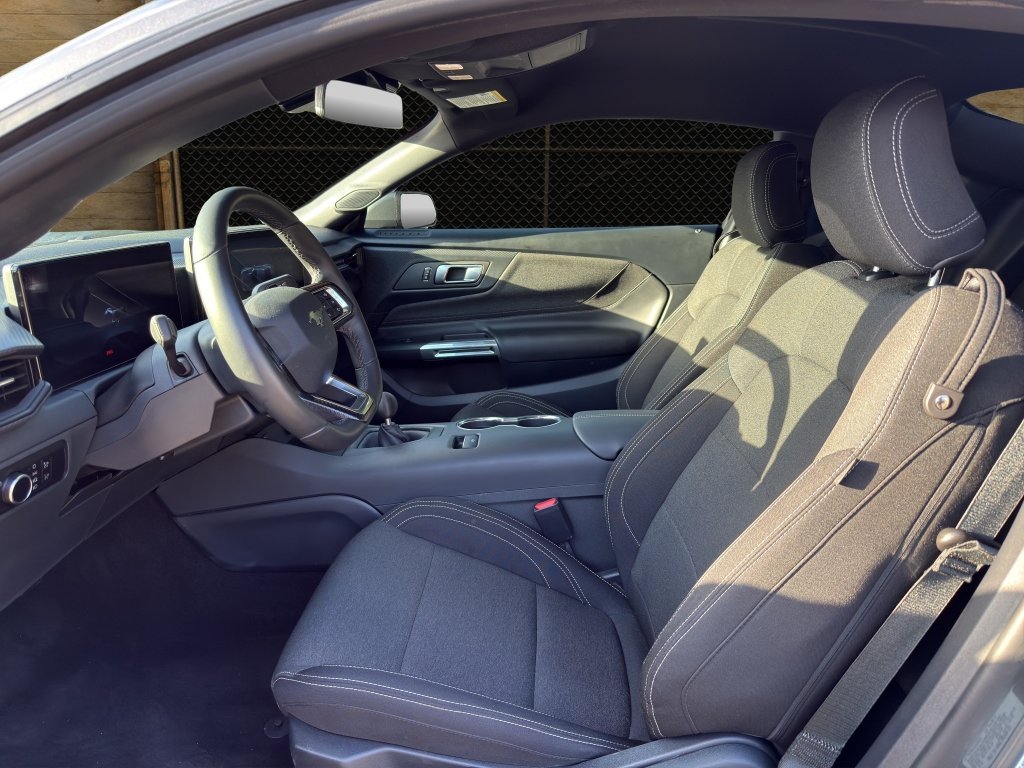 Used 2024 Ford Mustang GT RWD image 3