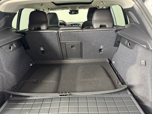 New 2025 Volvo XC40 B5 Plus w/ Climate Package image 9