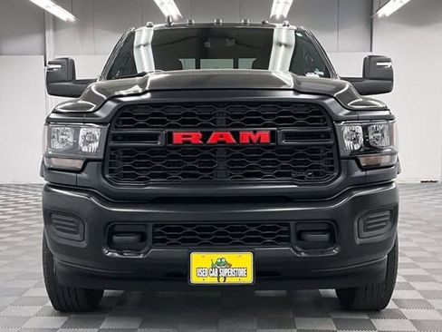 Used 2024 RAM 3500 Tradesman w/ Convenience Group AWD/4WD image 4
