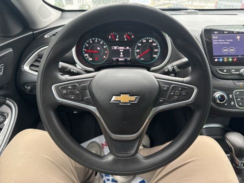 Used 2022 Chevrolet Malibu LT image 24