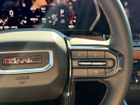 Used 2025 GMC Canyon AT4 image 16