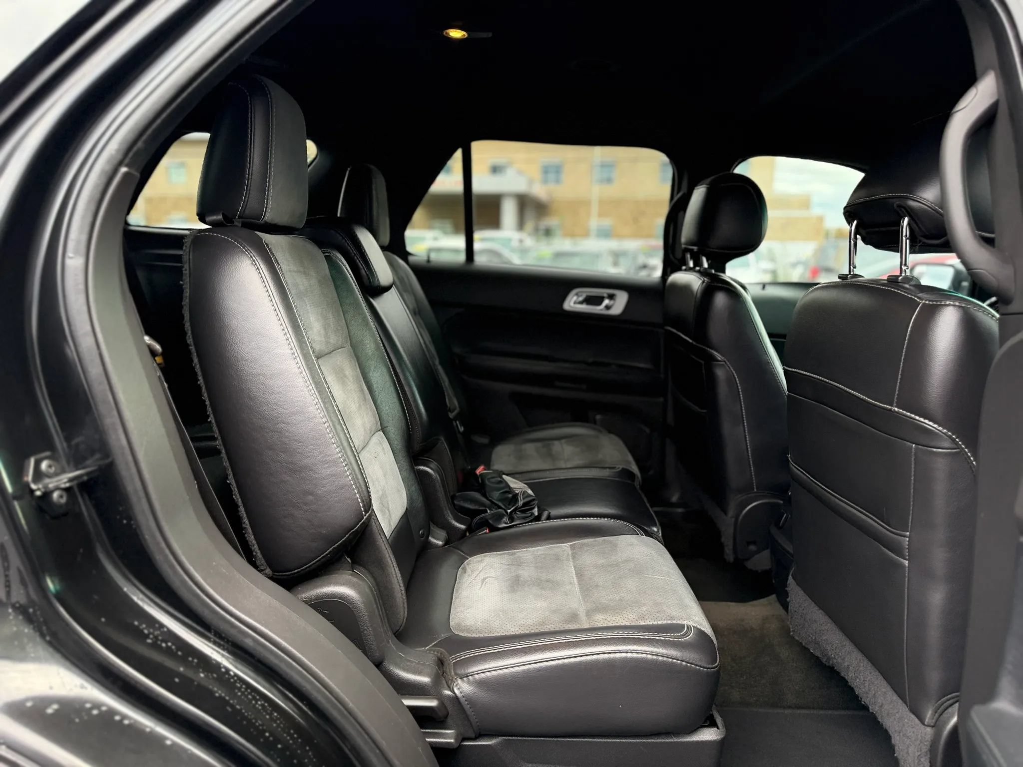 Used 2015 Ford Explorer XLT w/ Equipment Group 202B FWD image 23
