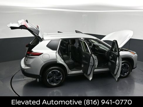 Certified 2025 Nissan Rogue SV AWD/4WD image 31