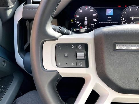 Used 2025 Land Rover Defender 110 S image 11