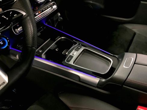 Used 2025 Mercedes-Benz GLB 35 AMG 4MATIC image 15