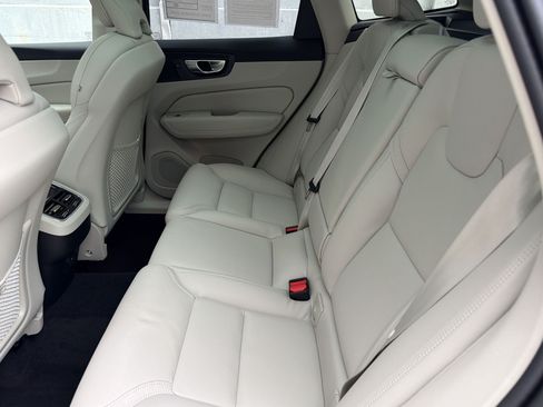 Used 2025 Volvo XC60 B5 Ultra w/ Protection Package Premier AWD/4WD image 21