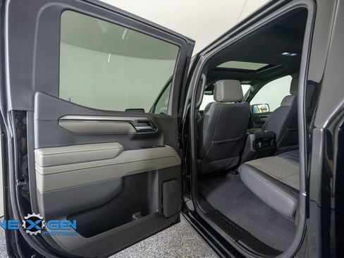Used 2025 Chevrolet Silverado 1500 ZR2 w/ Technology Package AWD/4WD image 26