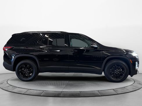 Used 2023 Chevrolet Traverse LT w/ Midnight/Sport Edition image 2
