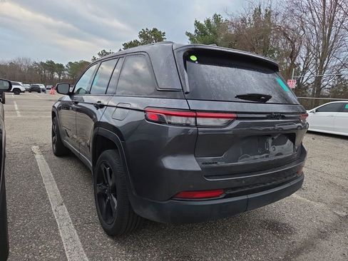 Used 2023 Jeep Grand Cherokee Altitude image 4