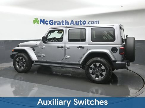 Used 2018 Jeep Wrangler Unlimited Sahara AWD/4WD image 23