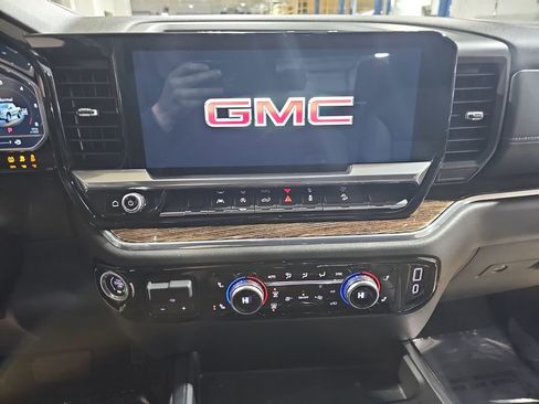 Certified 2023 GMC Sierra 1500 Elevation image 23