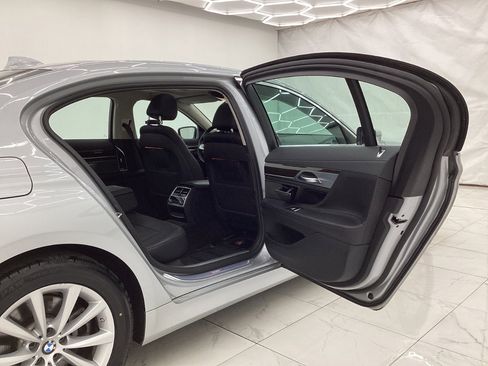 Used 2019 BMW 740i xDrive image 23