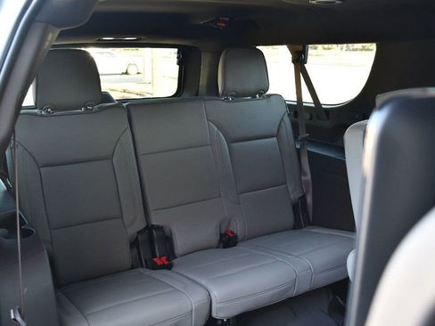 Used 2024 GMC Yukon XL SLT w/ SLT Luxury Package image 20