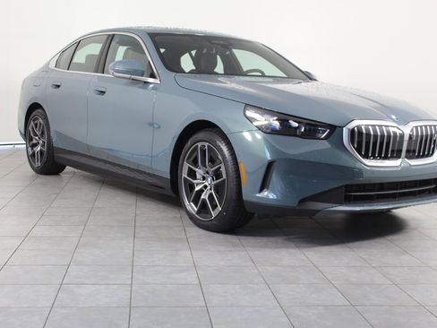 Used 2026 BMW i5 eDrive40 image 7