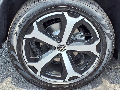 New 2026 Volkswagen Tiguan SE image 8