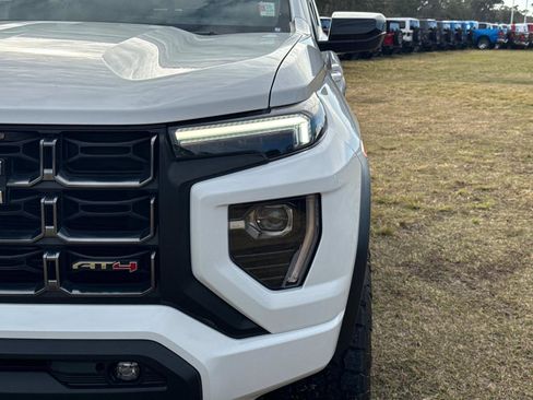 Used 2024 GMC Canyon AT4 image 9