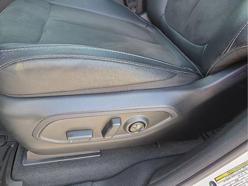 Used 2025 Jeep Grand Cherokee L Altitude image 15