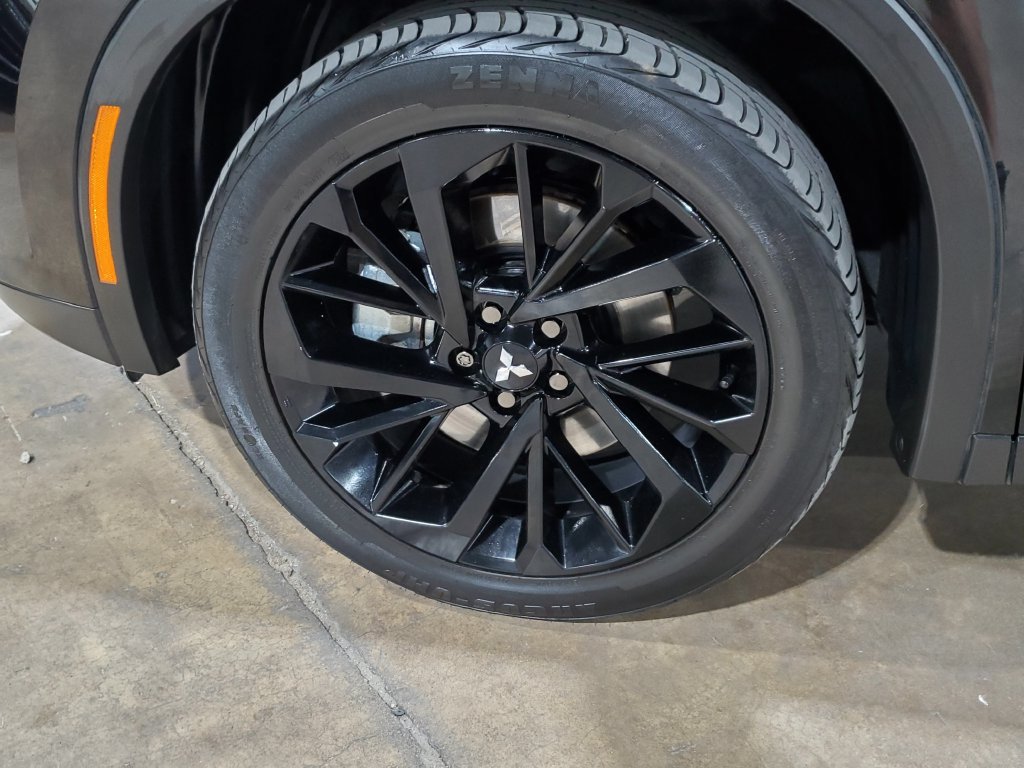 Used 2024 Mitsubishi Outlander SE Black Edition FWD image 44