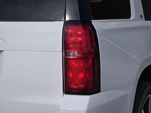 Used 2018 Chevrolet Tahoe LT w/ RST Edition image 15