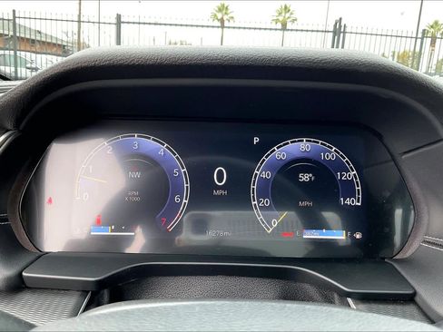 Used 2024 Jeep Grand Cherokee Altitude image 21