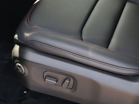 New 2025 Jeep Gladiator Rubicon w/ Safety Group image 18