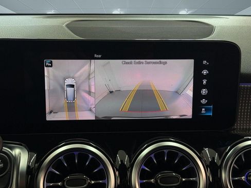 Certified 2023 Mercedes-Benz GLB 250 image 15