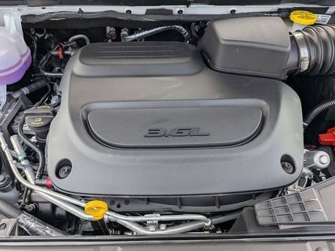 New 2027 Chrysler Pacifica Select FWD image 34