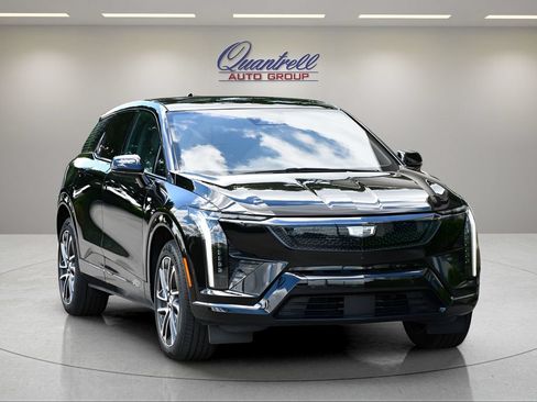 Used 2025 Cadillac Optiq Sport 1 AWD/4WD image 2
