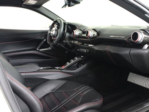 Used 2020 Ferrari 812 Superfast RWD image 29