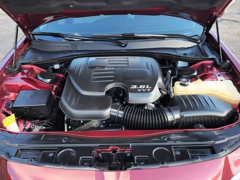 Used 2018 Chrysler 300 Touring RWD image 17