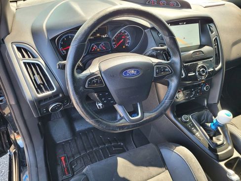 Used 2017 Ford Focus RS AWD/4WD image 26