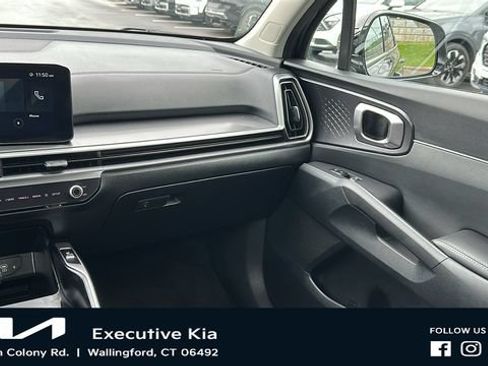 Certified 2024 Kia Sorento S w/ Panoramic Sunroof Package AWD/4WD image 25