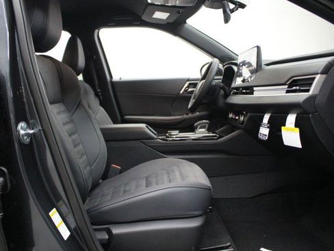 New 2026 Mitsubishi Outlander LE image 17