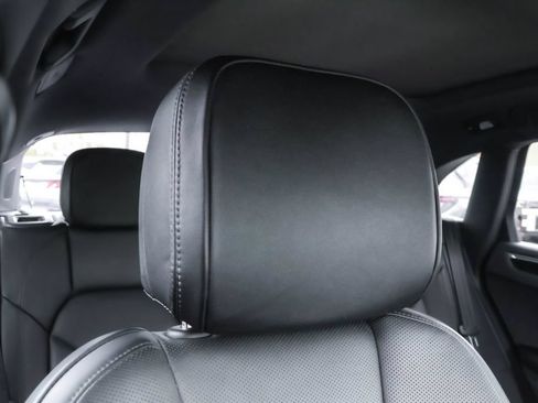 Used 2023 Porsche Macan AWD/4WD image 33