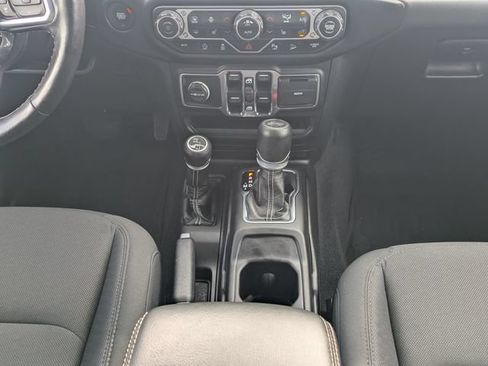 Used 2020 Jeep Wrangler Unlimited Sahara AWD/4WD image 19