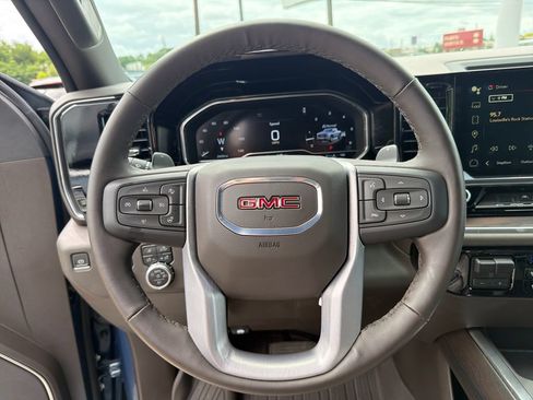 Used 2024 GMC Sierra 1500 SLT AWD/4WD image 17