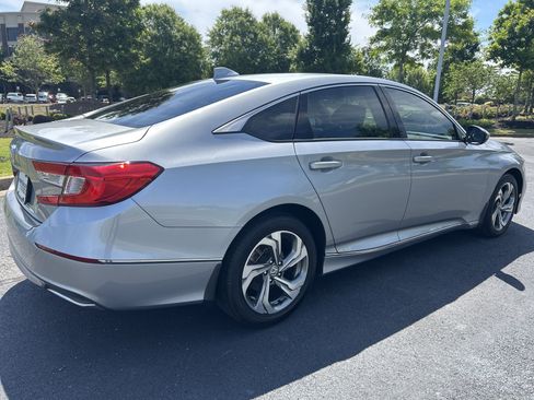 Used 2018 Honda Accord EX image 14