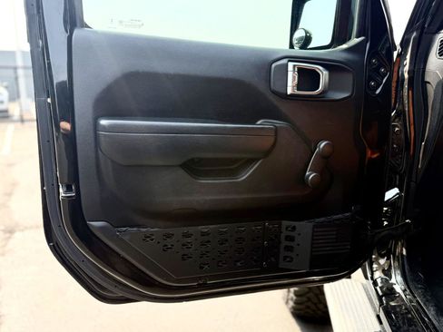 Used 2023 Jeep Gladiator Sport AWD/4WD image 12