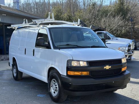 Used 2021 Chevrolet Express 2500 w/ Driver Convenience Package image 5