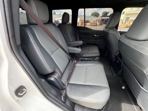 Used 2025 Lexus GX 550 w/ Accessory Package (2T) AWD/4WD image 15