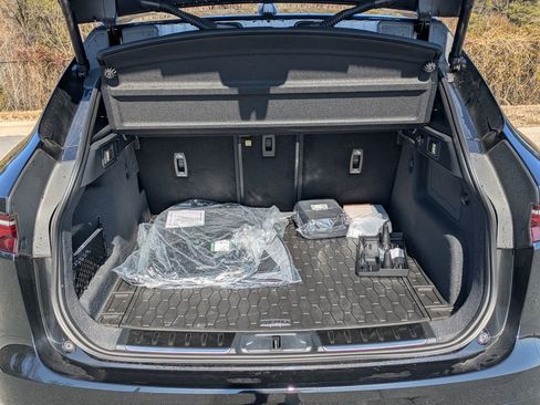 New 2026 Jaguar F-PACE R-Dynamic S image 28