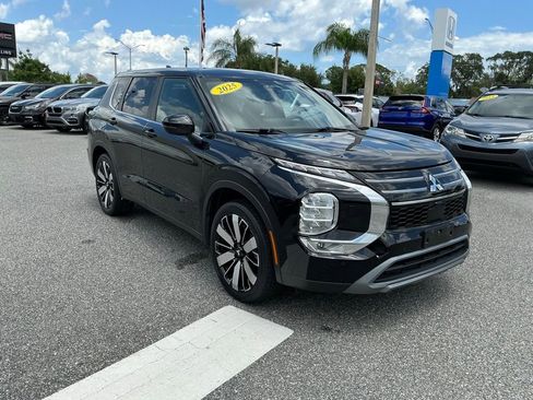 Used 2025 Mitsubishi Outlander AWD image 9