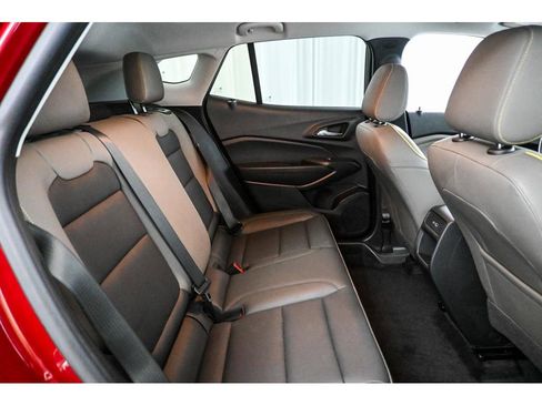 Used 2024 Chevrolet Trax ACTIV FWD image 17